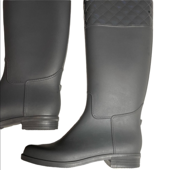 Wellington-Hunter-style Boots. - Picture 3 of 5